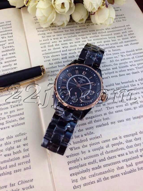 シャネル時計背面デザイン